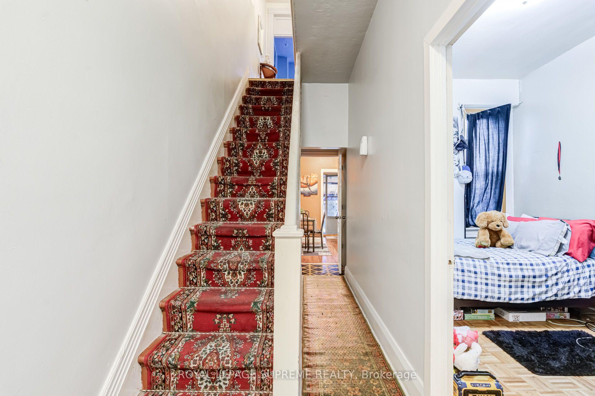 238 Brock Ave