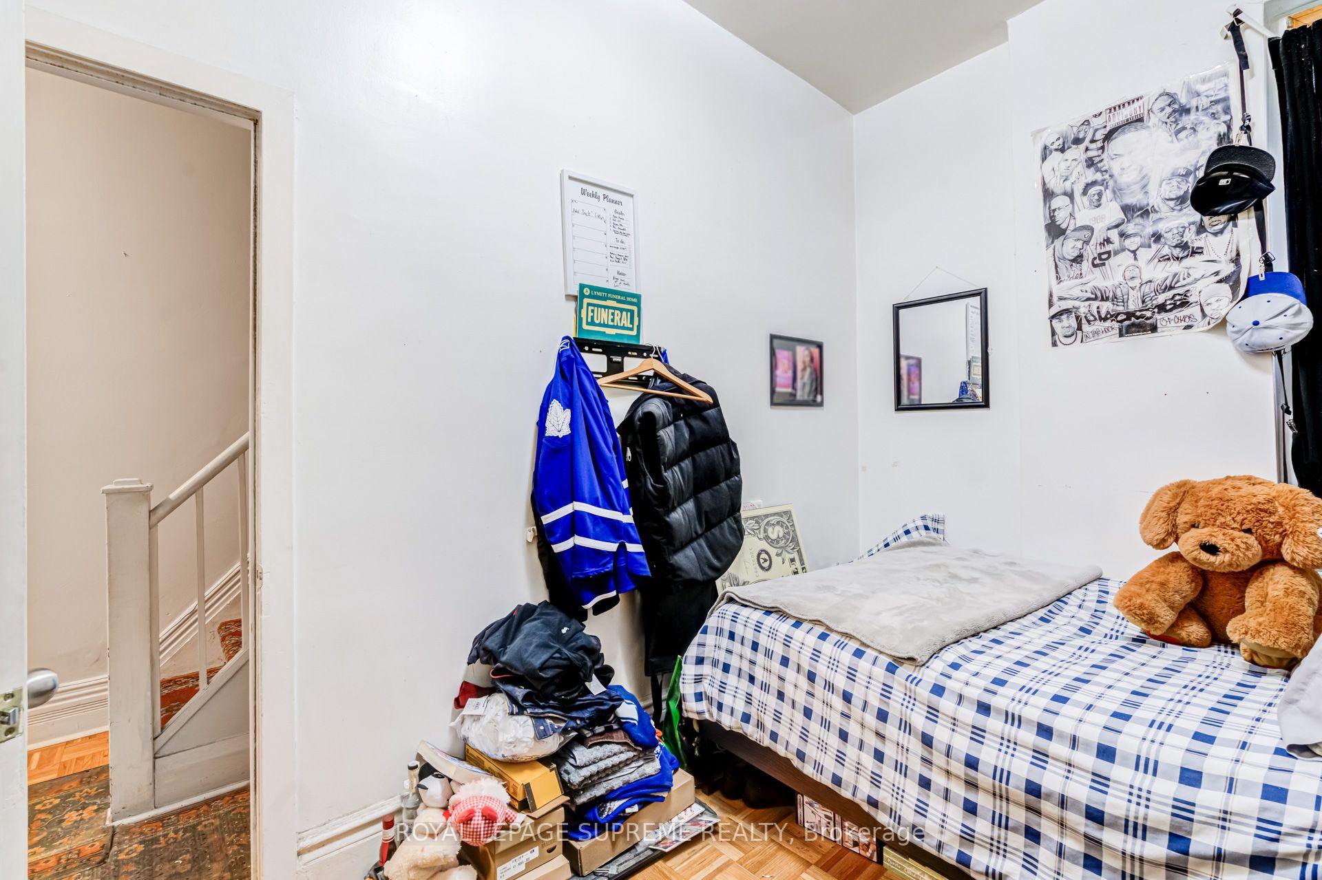 238 Brock Ave