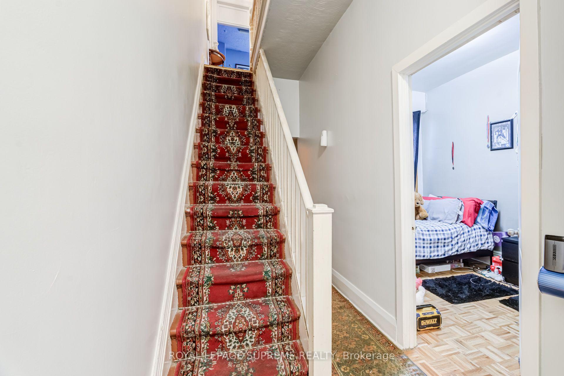 238 Brock Ave