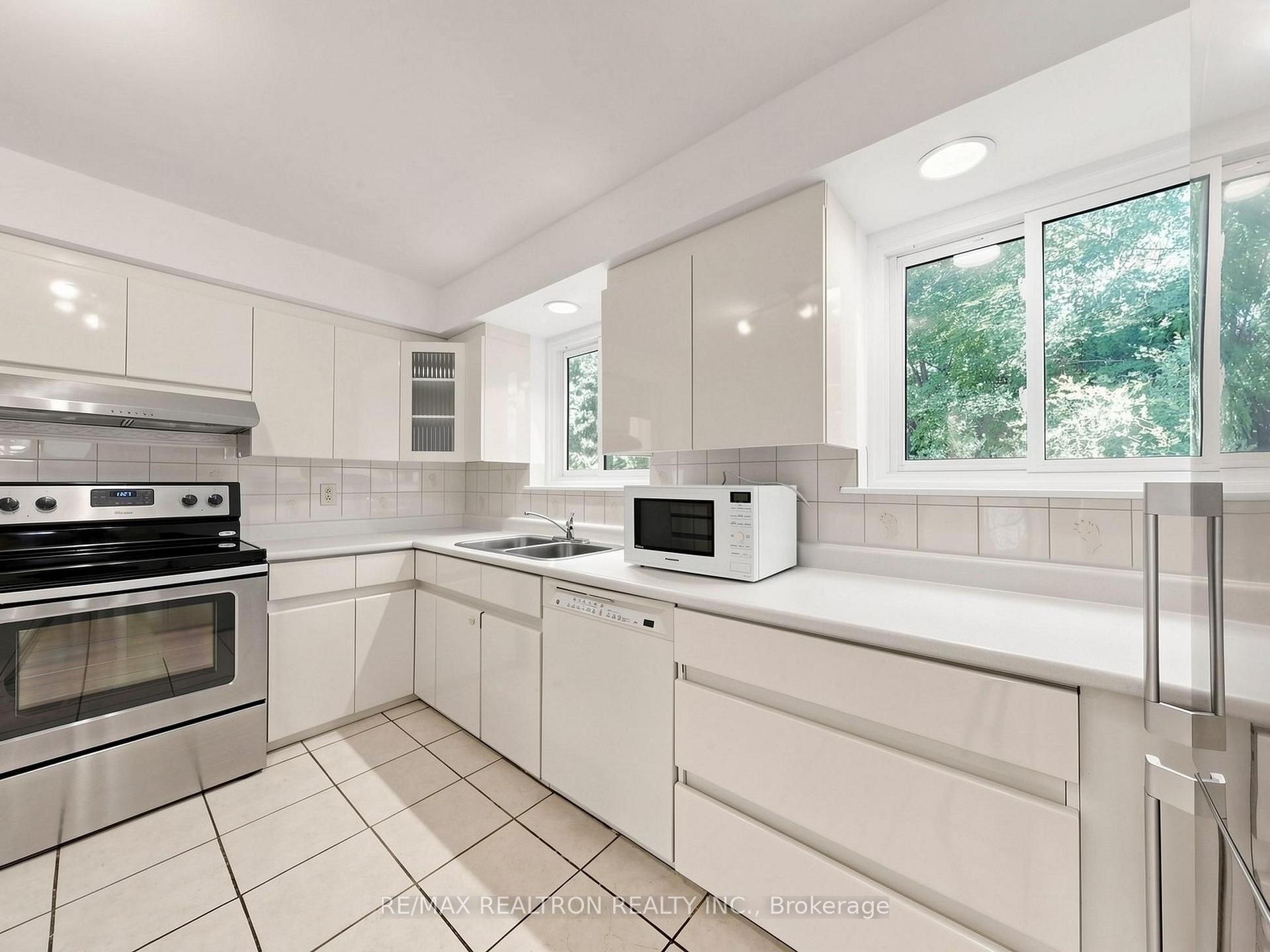 35 Rochelle Cres