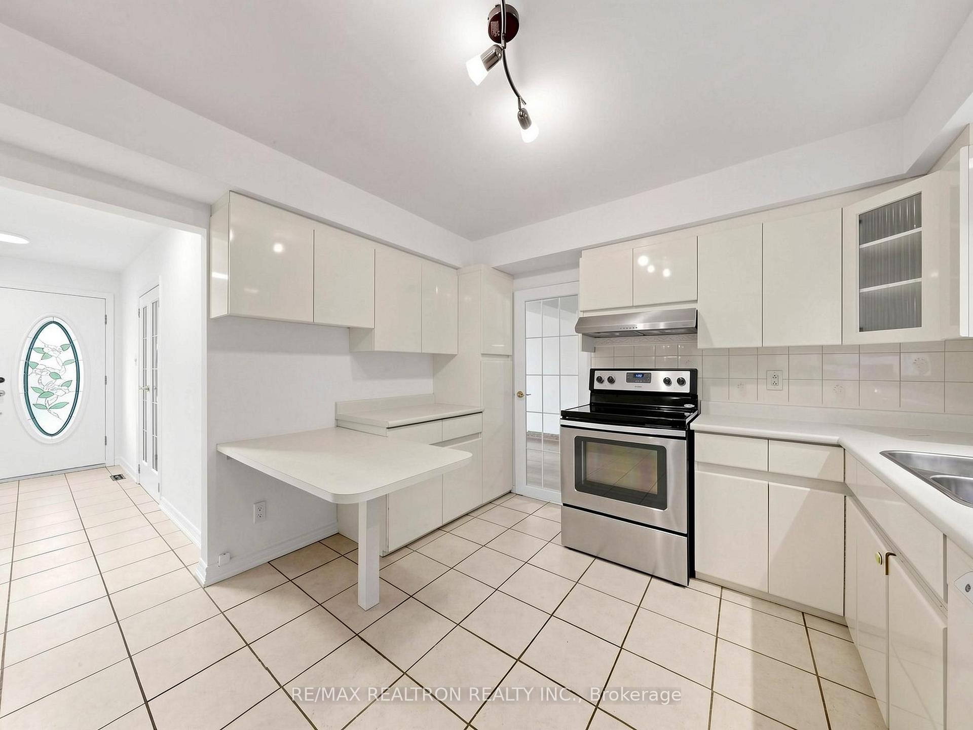 35 Rochelle Cres