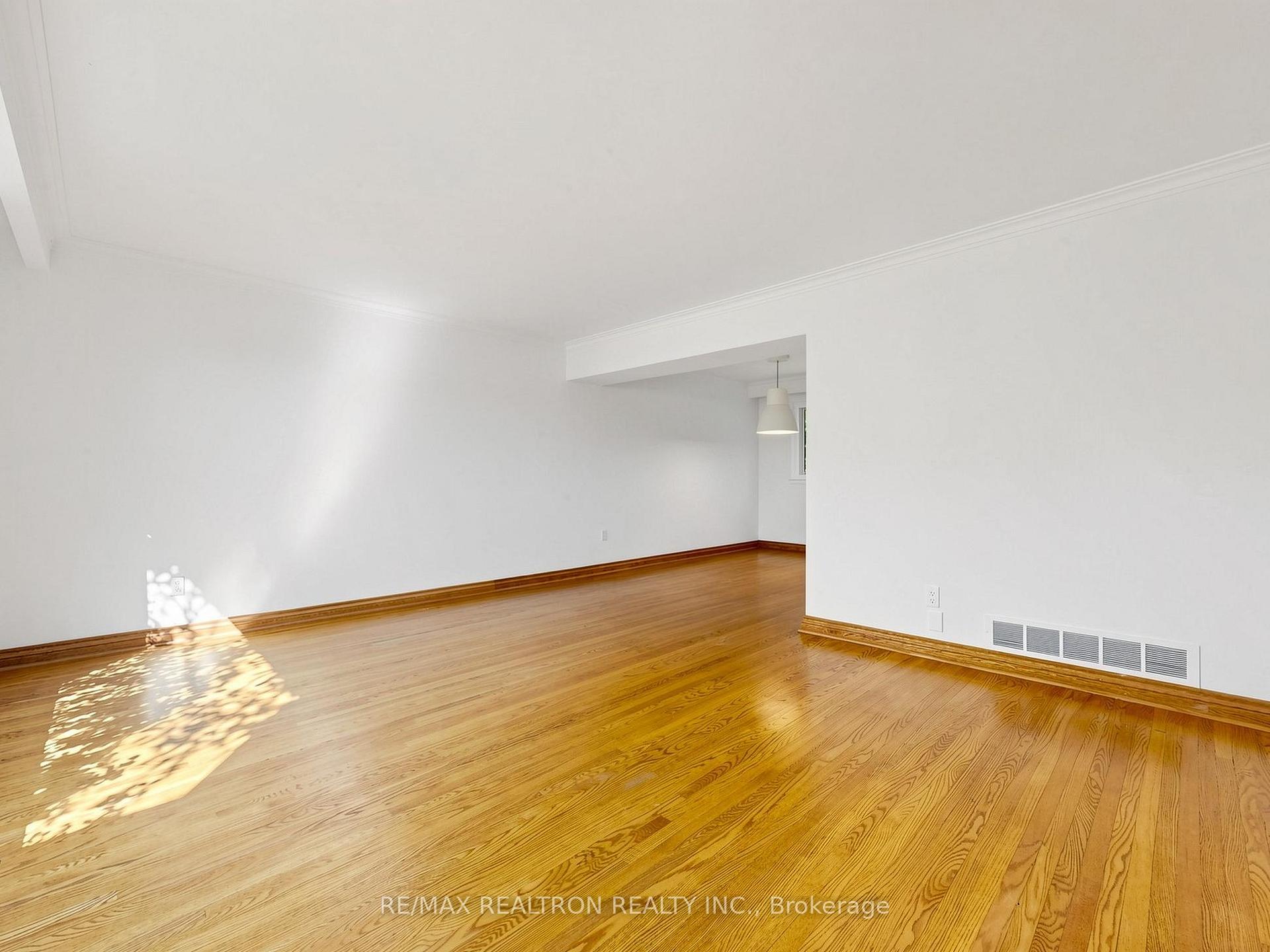 35 Rochelle Cres