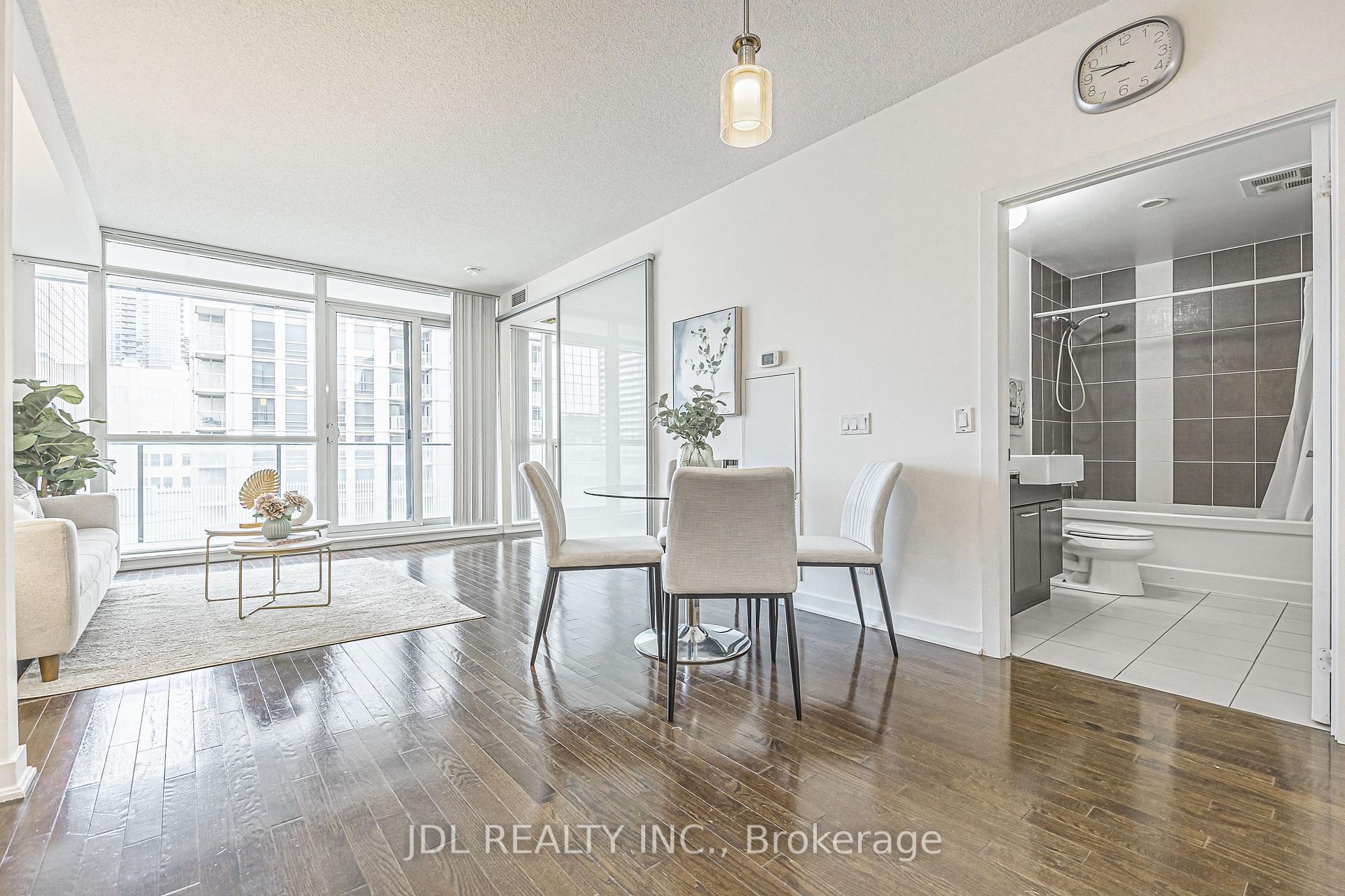 770 Bay St 1105