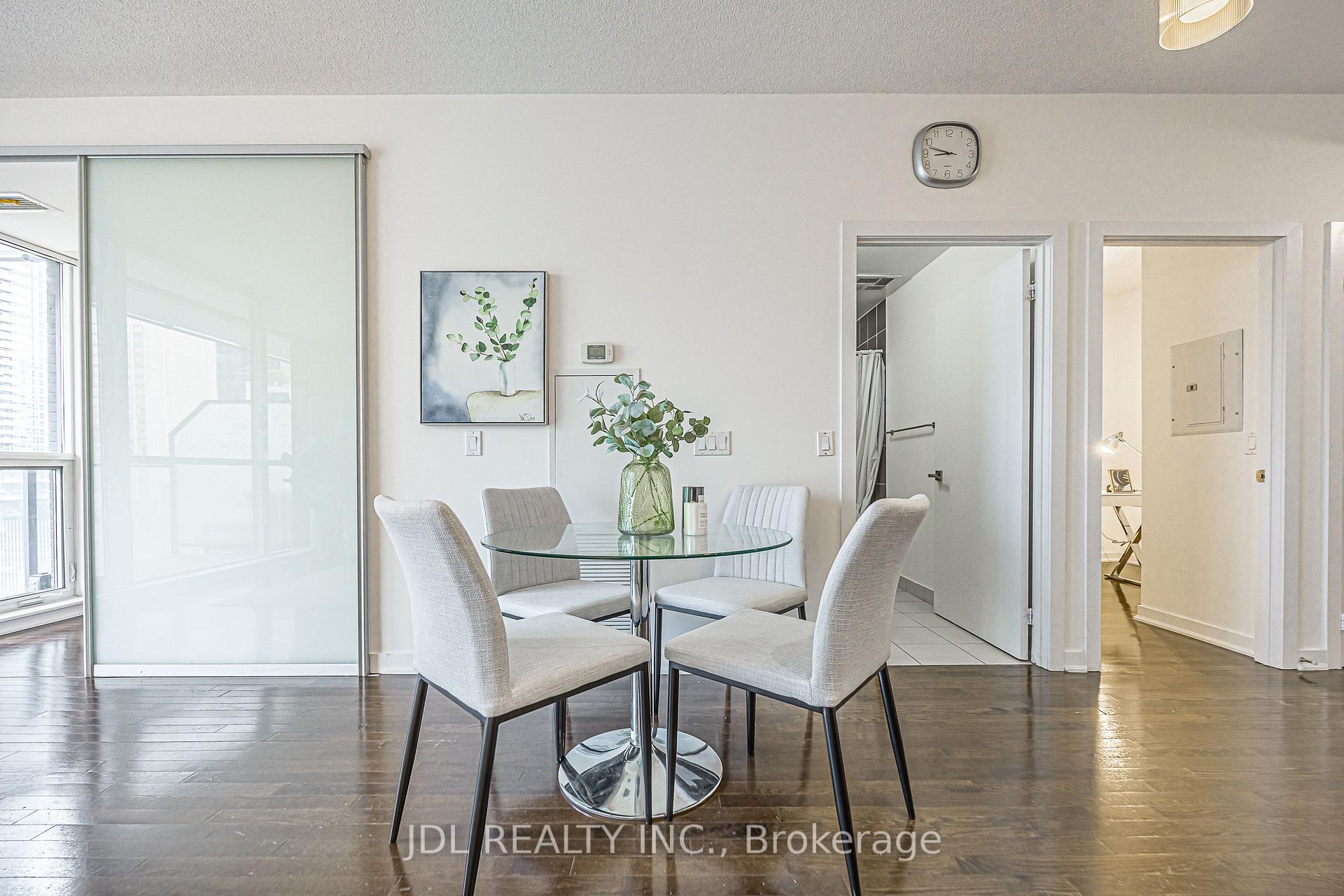 770 Bay St 1105