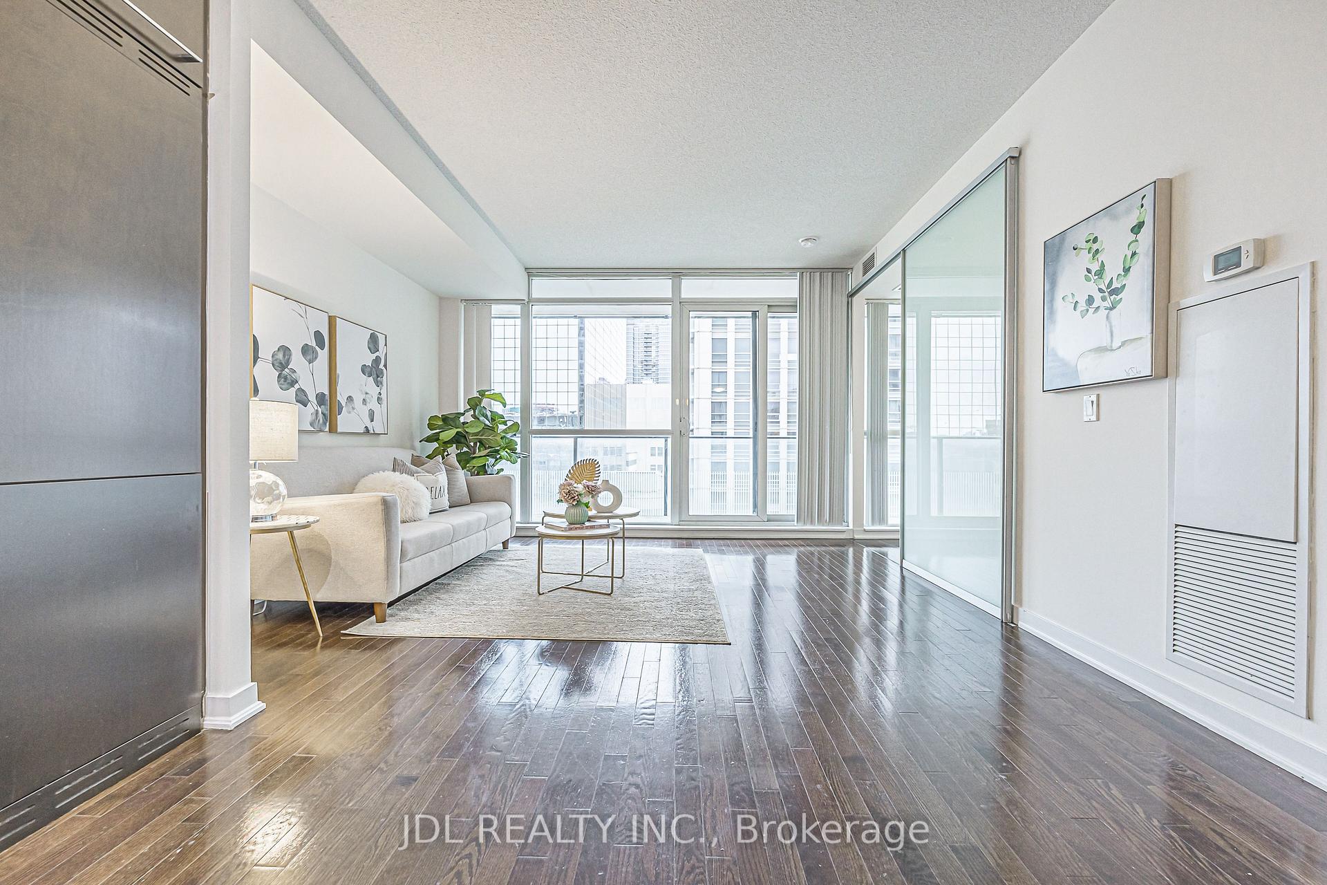 770 Bay St 1105