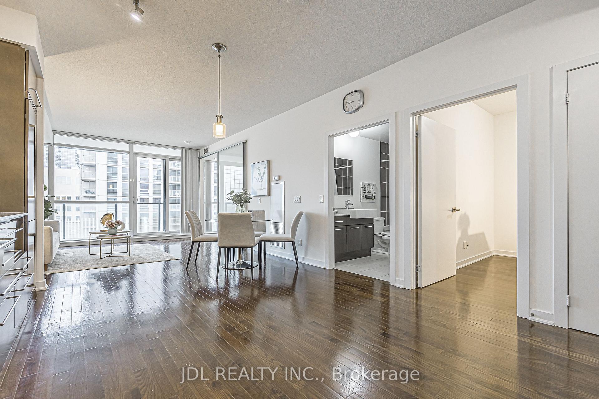 770 Bay St 1105