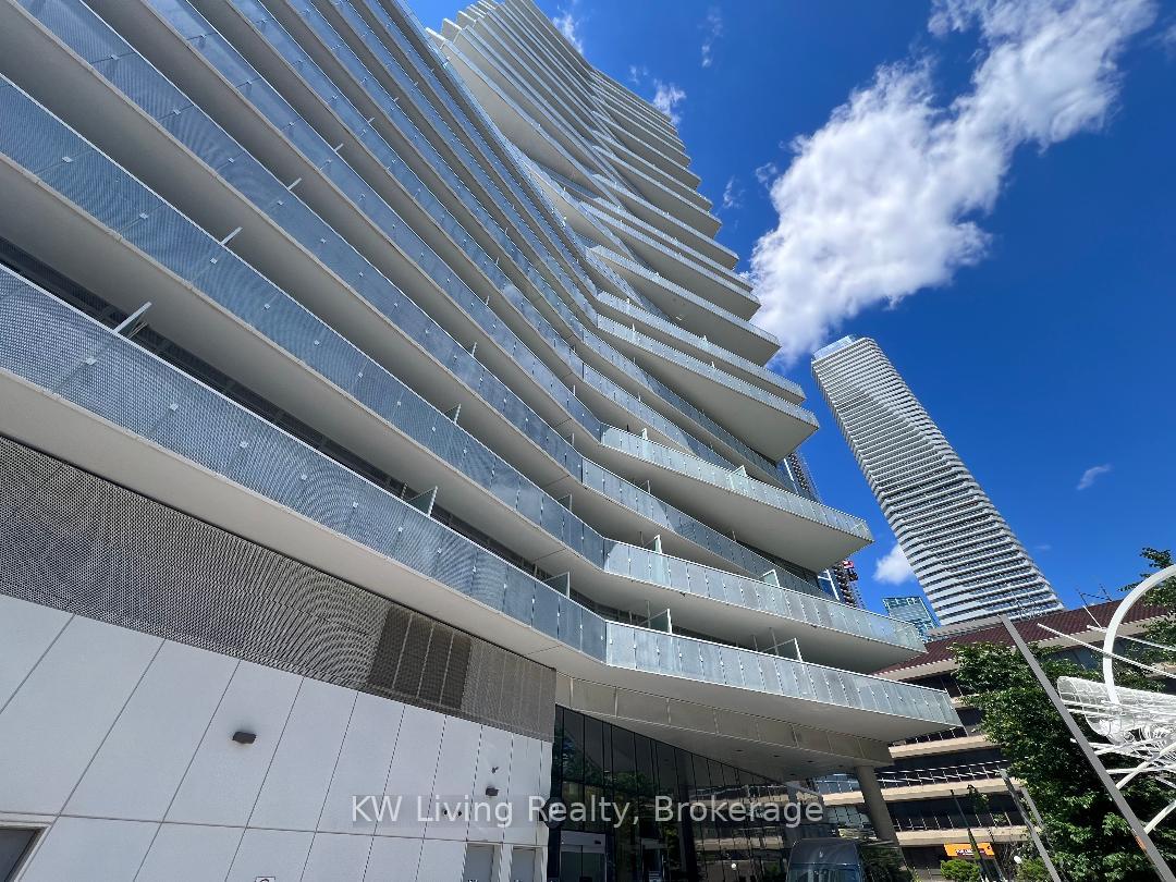 15 Queens Quay E 609