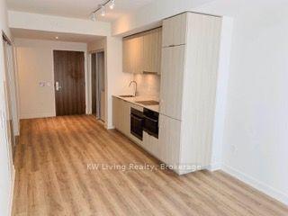 15 Queens Quay E 609