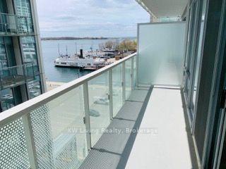 15 Queens Quay E 609