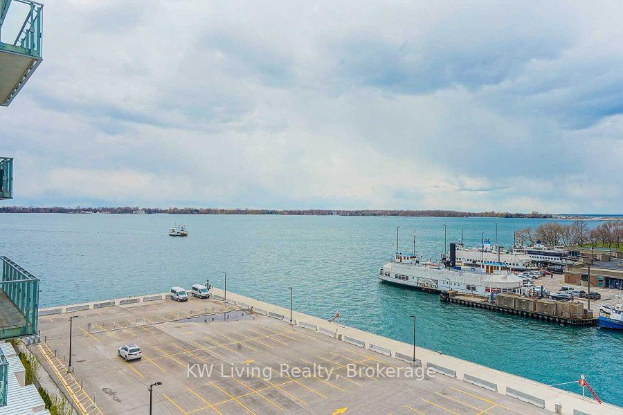 15 Queens Quay E 609