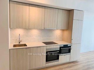 15 Queens Quay E 609