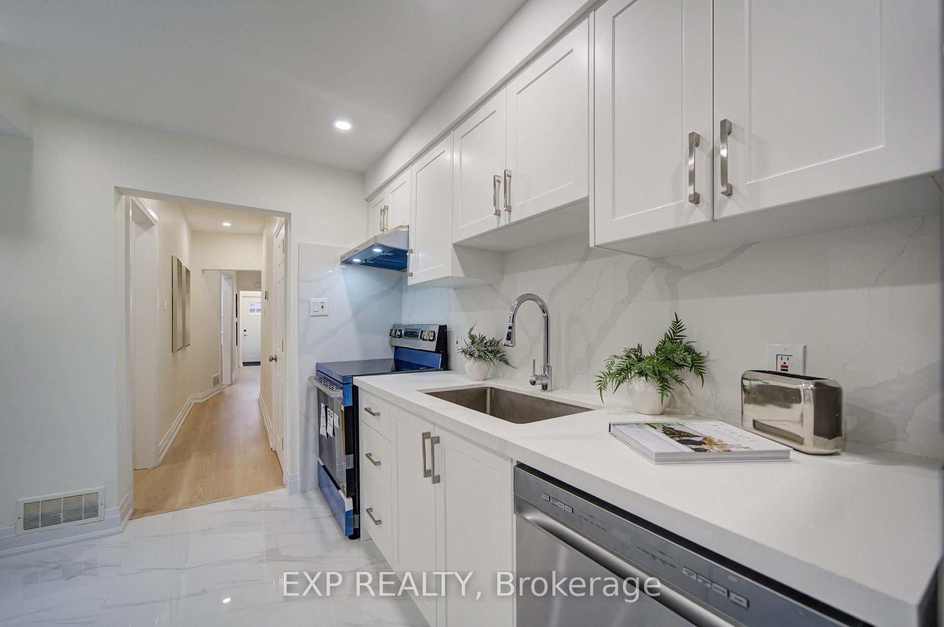 2017 Dufferin St