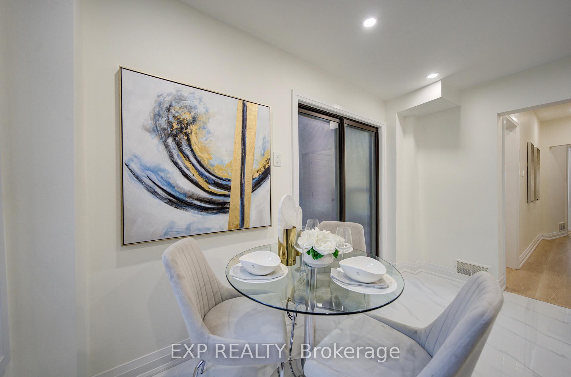2017 Dufferin St