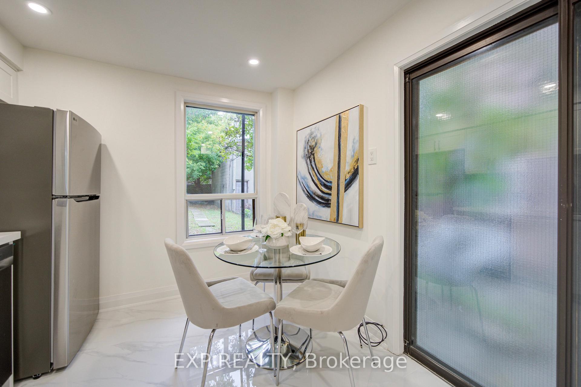 2017 Dufferin St