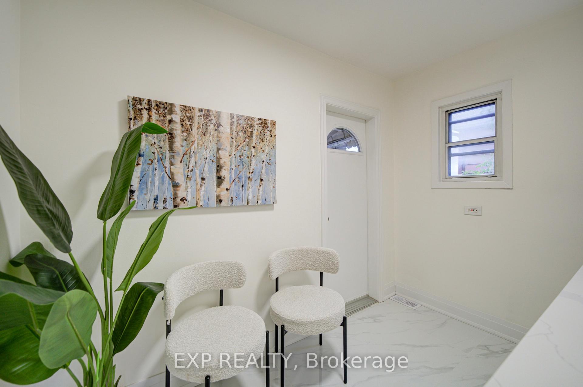 2017 Dufferin St