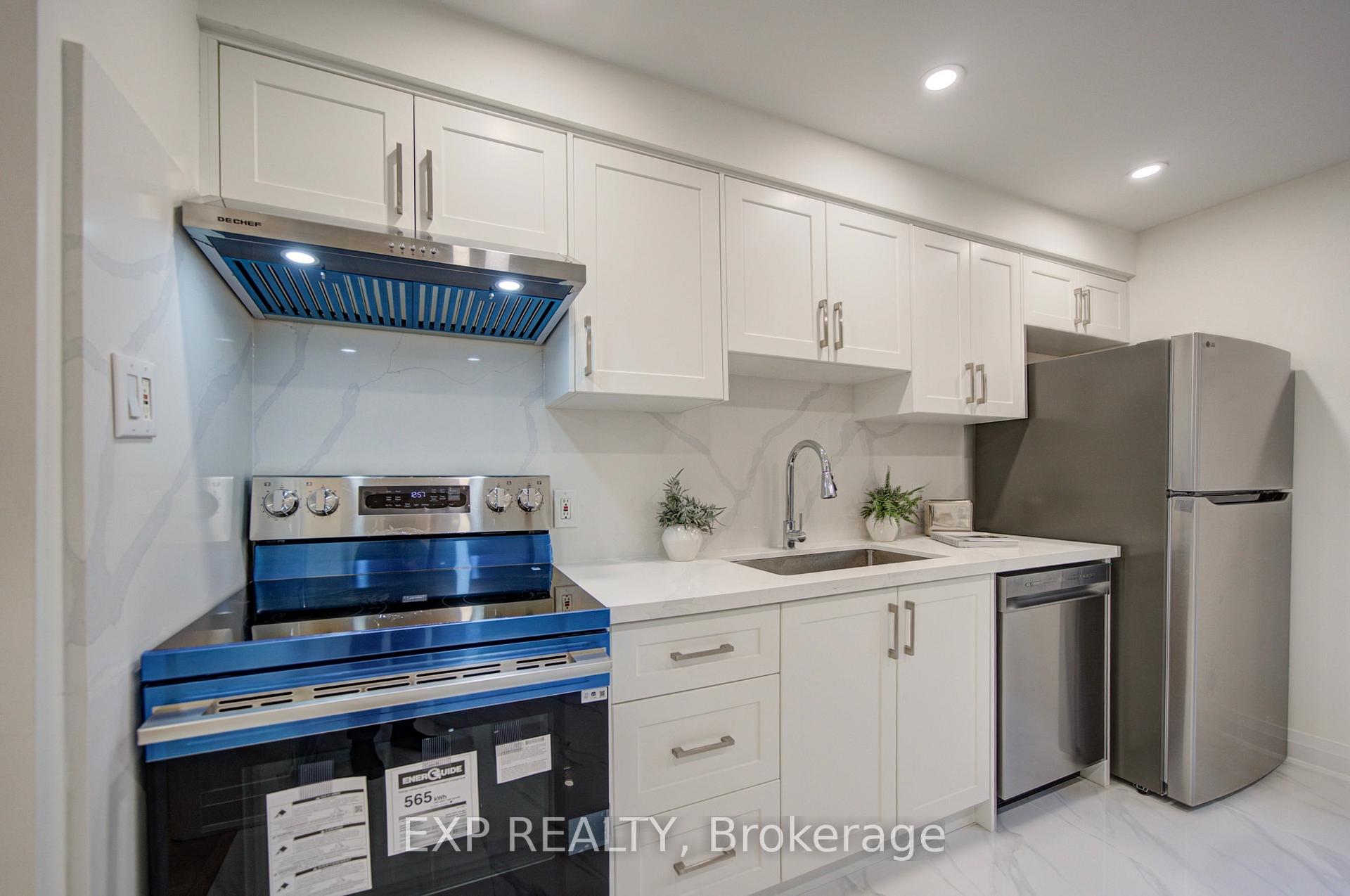 2017 Dufferin St