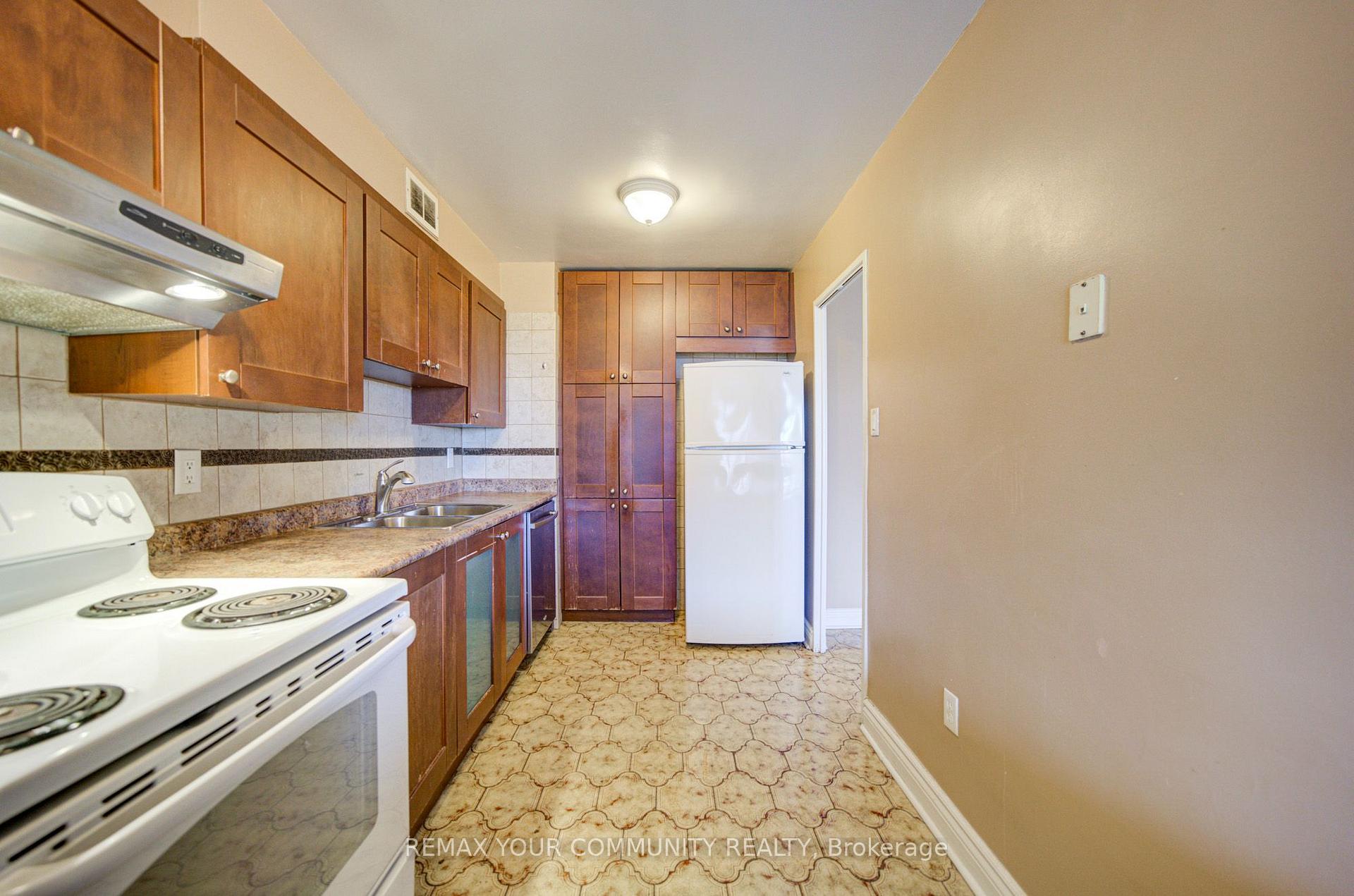 19 Four Winds Dr 711