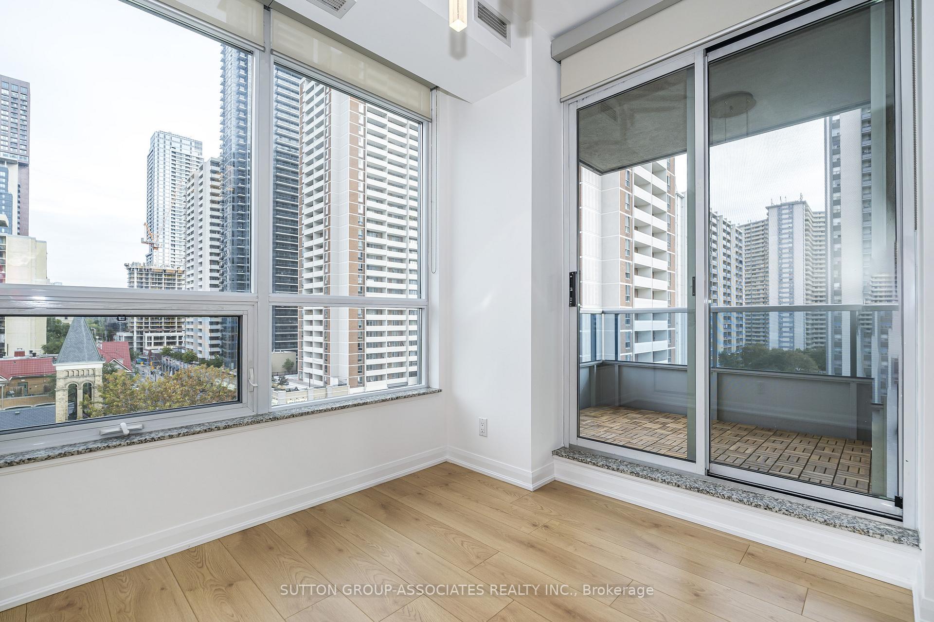 500 Sherbourne St 703