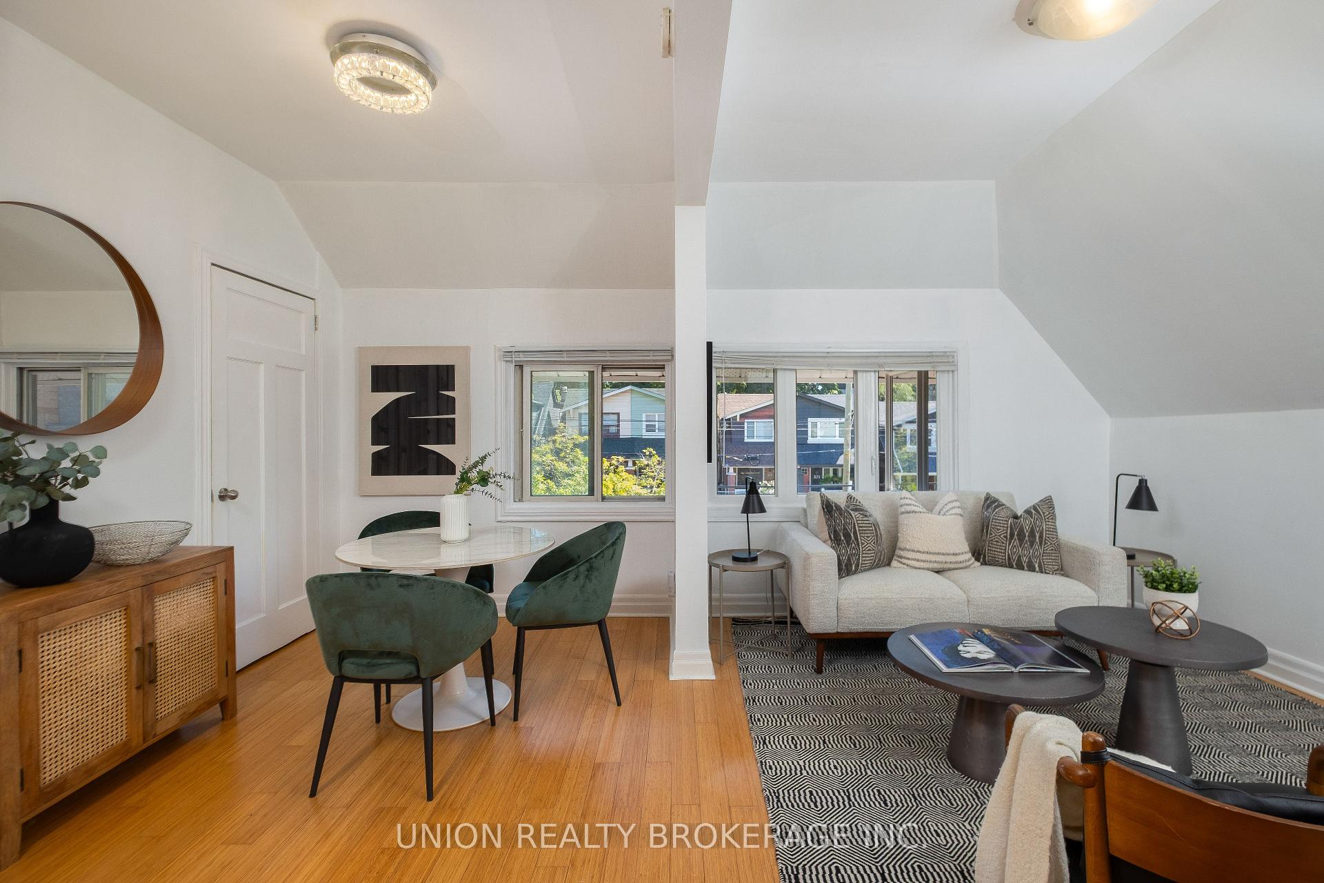 394 Coxwell Ave