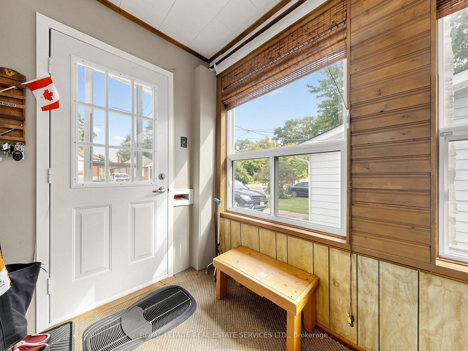 28 McIntosh Ave