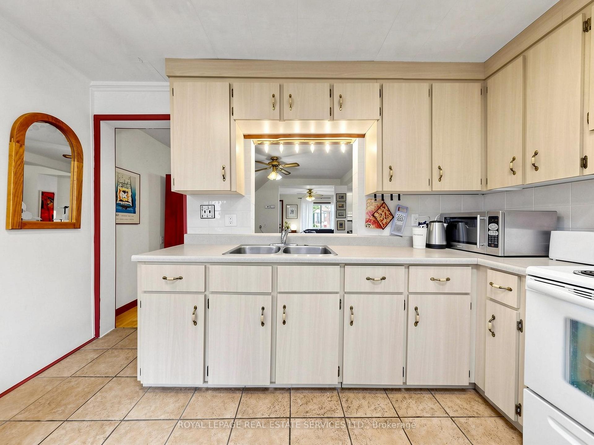 28 McIntosh Ave