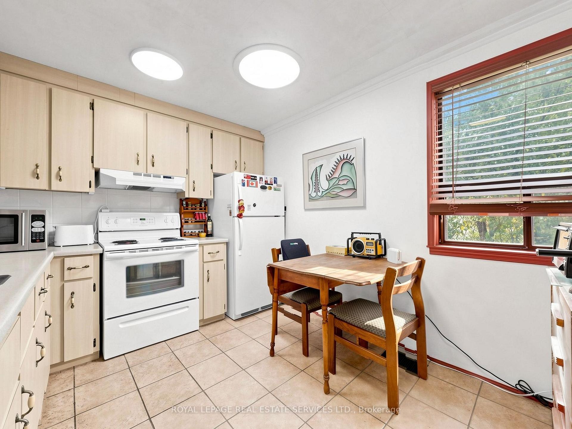 28 McIntosh Ave