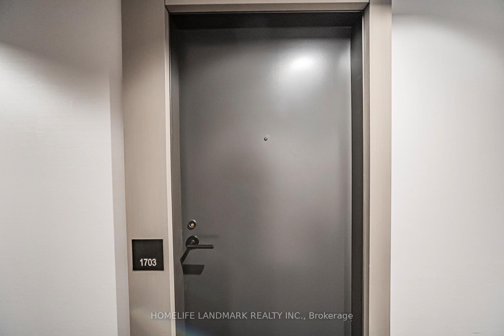 108 Peter St 1703