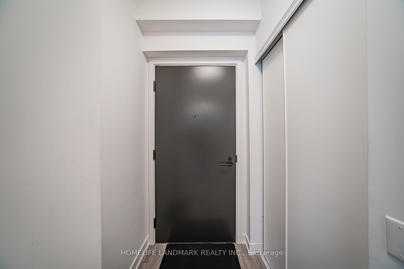 108 Peter St 1703