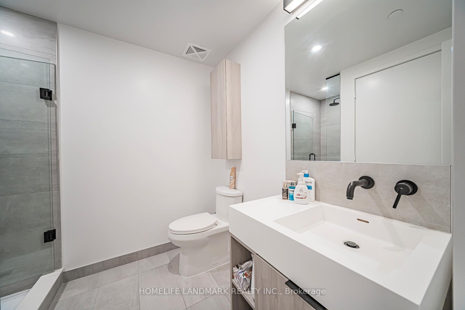 108 Peter St 1703