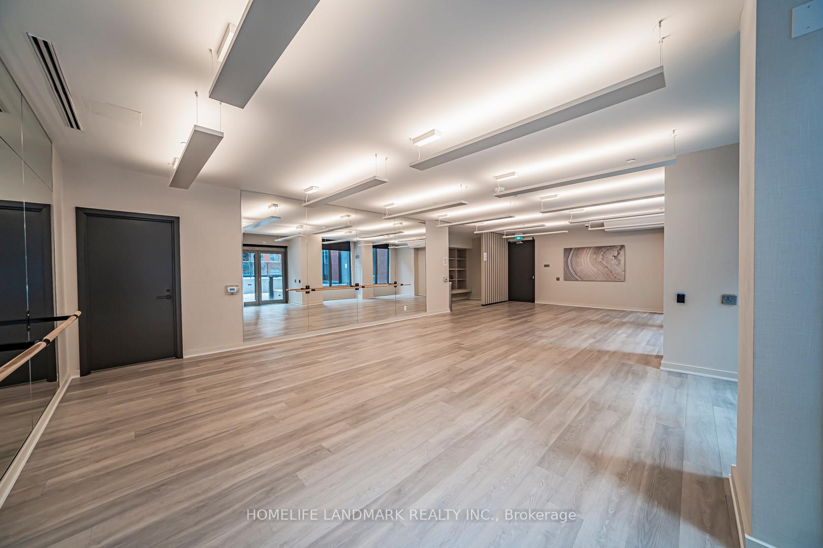 108 Peter St 1703