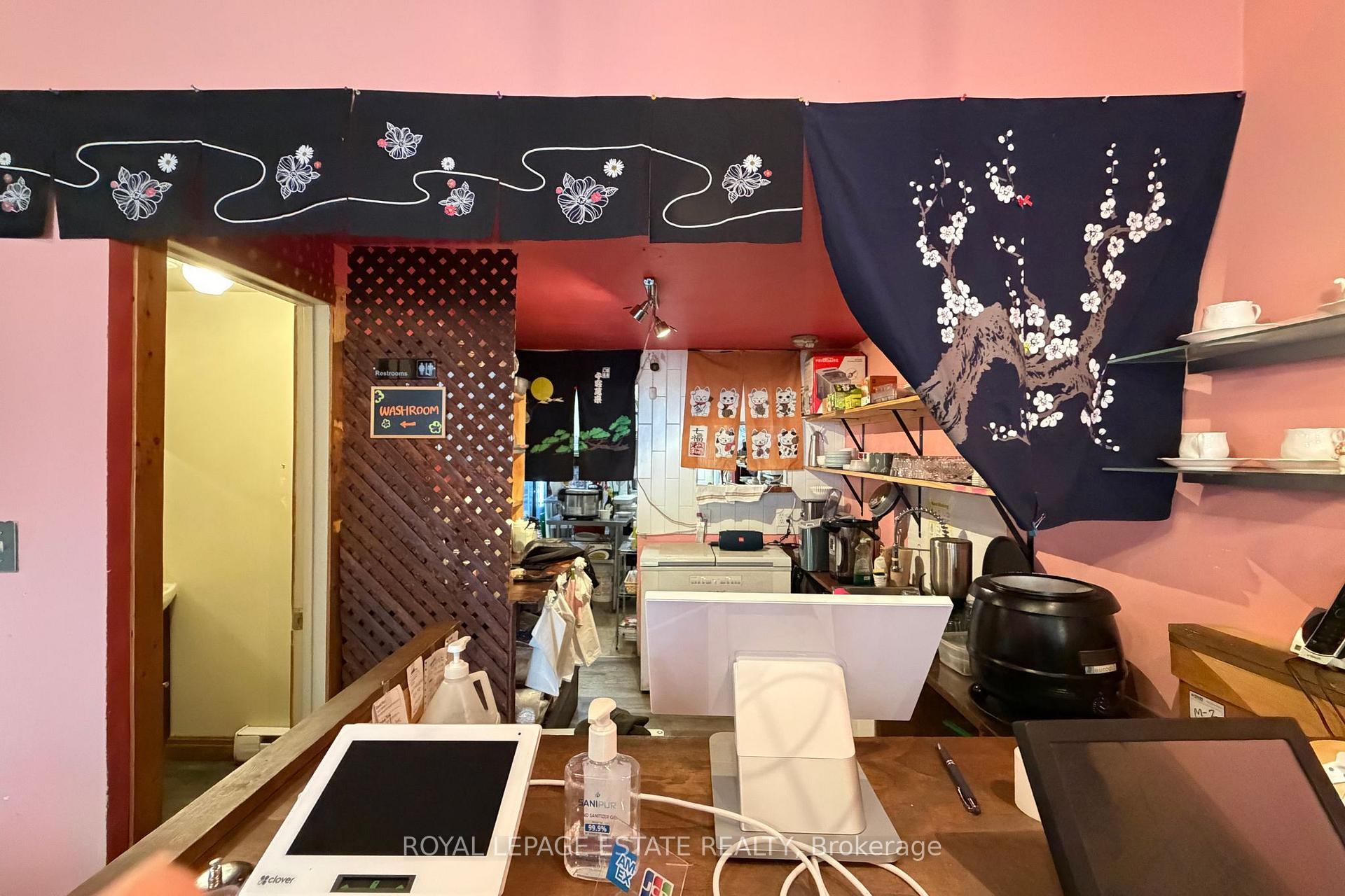 2231 Danforth Ave Main