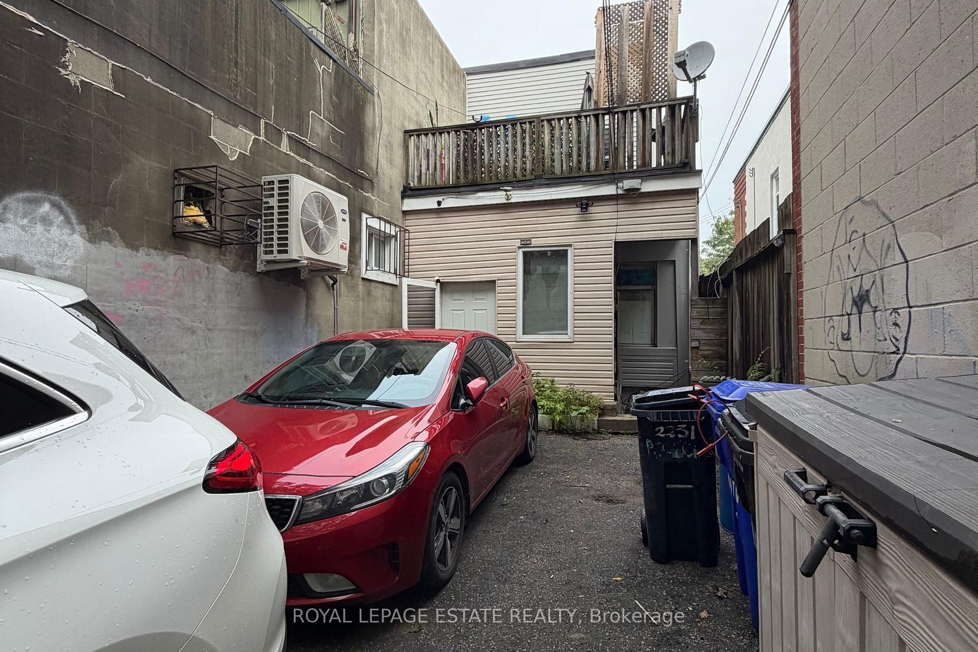 2231 Danforth Ave Main