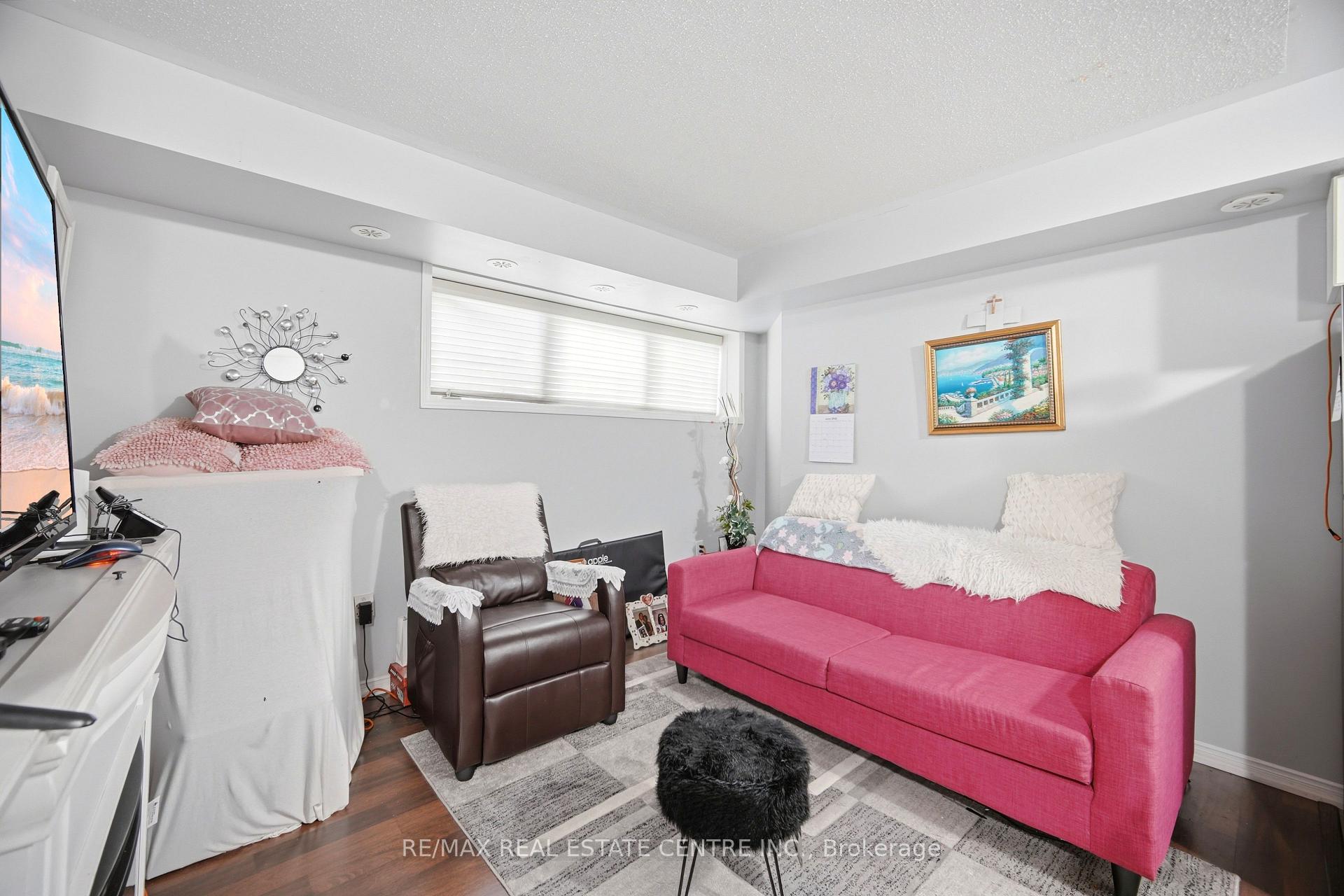 153 Isaac Devins Blvd 2